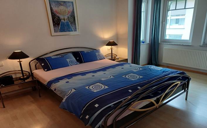 Ein Bild, das Im Haus, Wand, Decke, Inneneinrichtung enthlt.