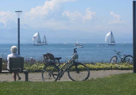 Ein Bild, das Himmel, Gras, drau�en, Wasser enth�lt.

Automatisch generierte Beschreibung
